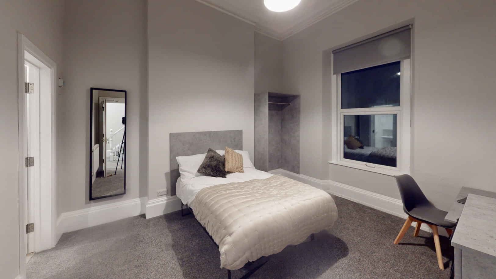 Room in a 8 Bedroom Apartment, 75 Queens Rd, Clifton, Bristol BS8 1QP - Bristol, England, United Kingdom - Bedroom