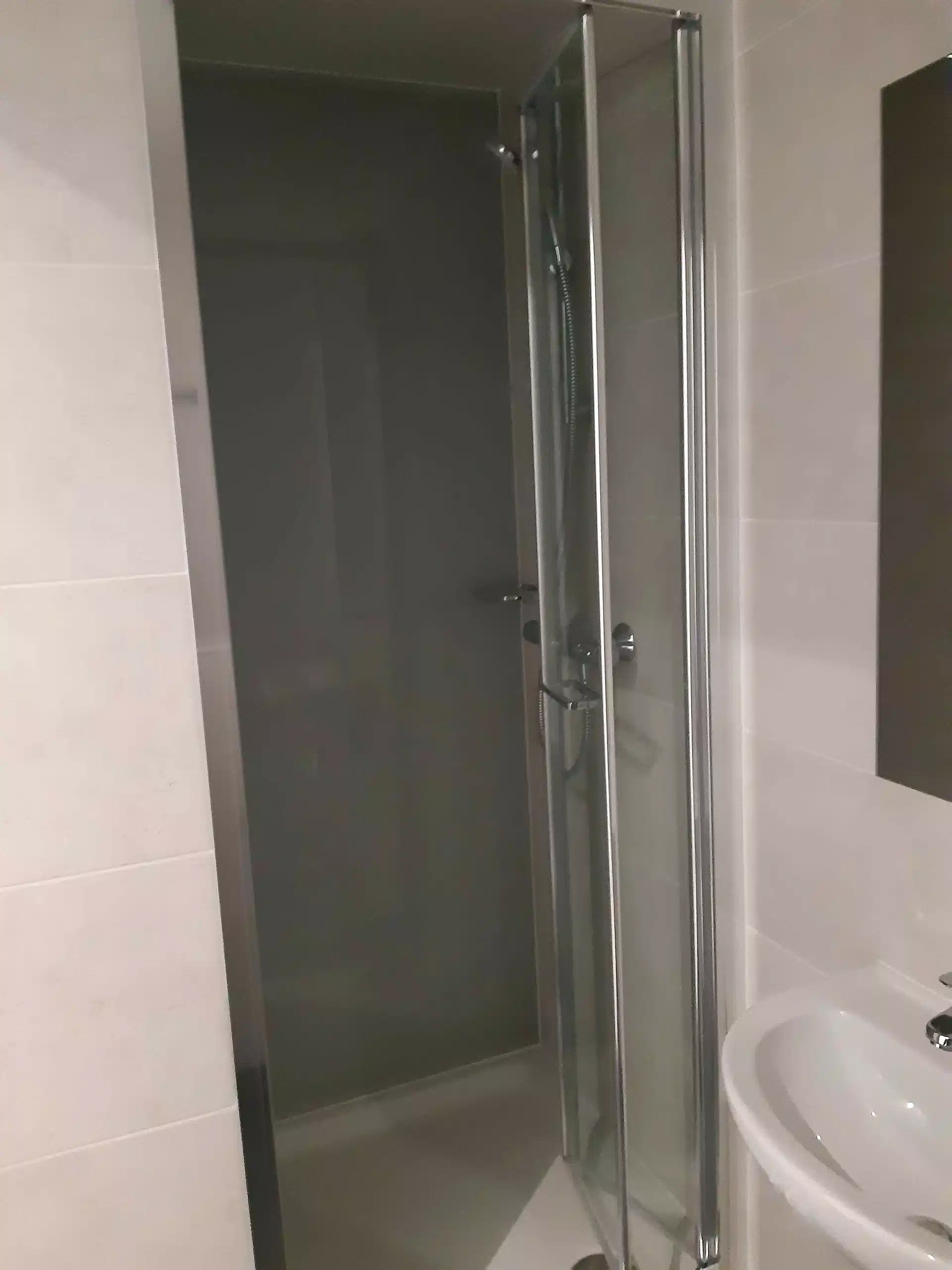 Amenities?w=400&h=260&fit=crop&q=40&auto=format&trim=auto