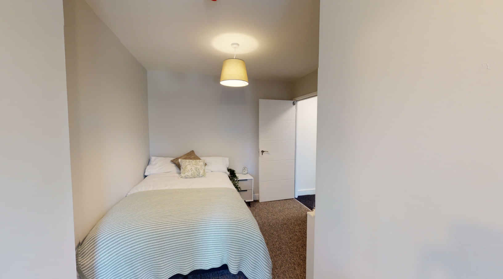 Amenities?w=400&h=260&fit=crop&q=40&auto=format&trim=auto