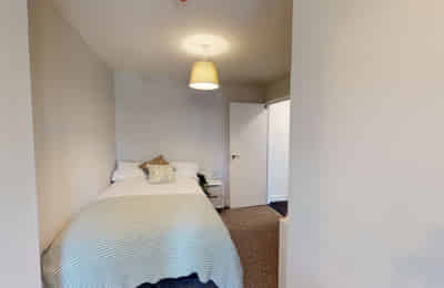 Amenities?w=400&h=260&fit=crop&q=40&auto=format&trim=auto
