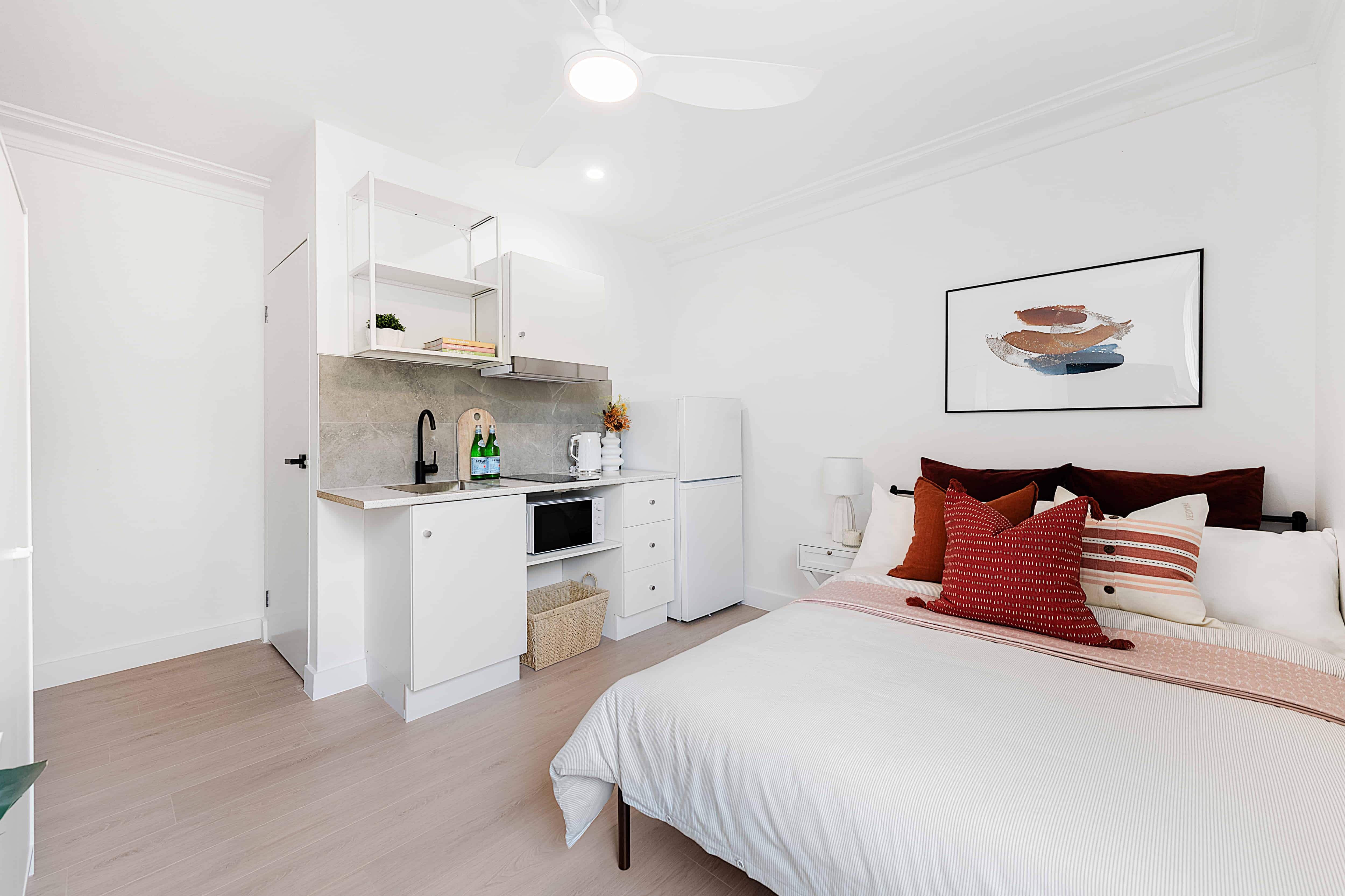 Studio 1 - Bedroom?w=400&h=260&fit=crop&q=40&auto=format&trim=auto