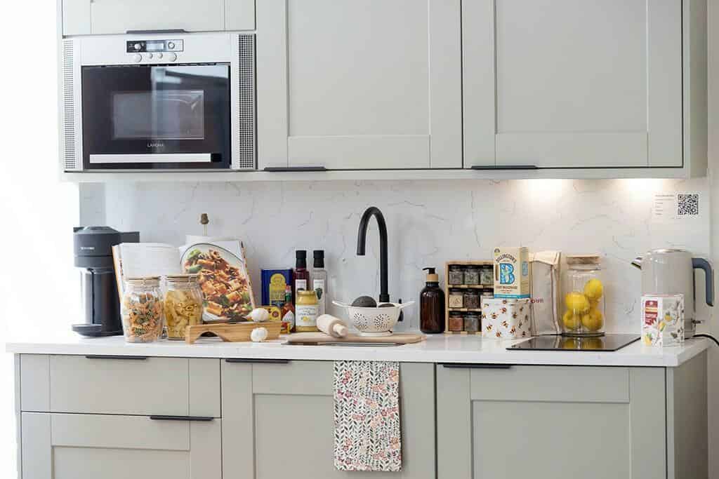 Common Area?w=400&h=260&fit=crop&q=40&auto=format&trim=auto