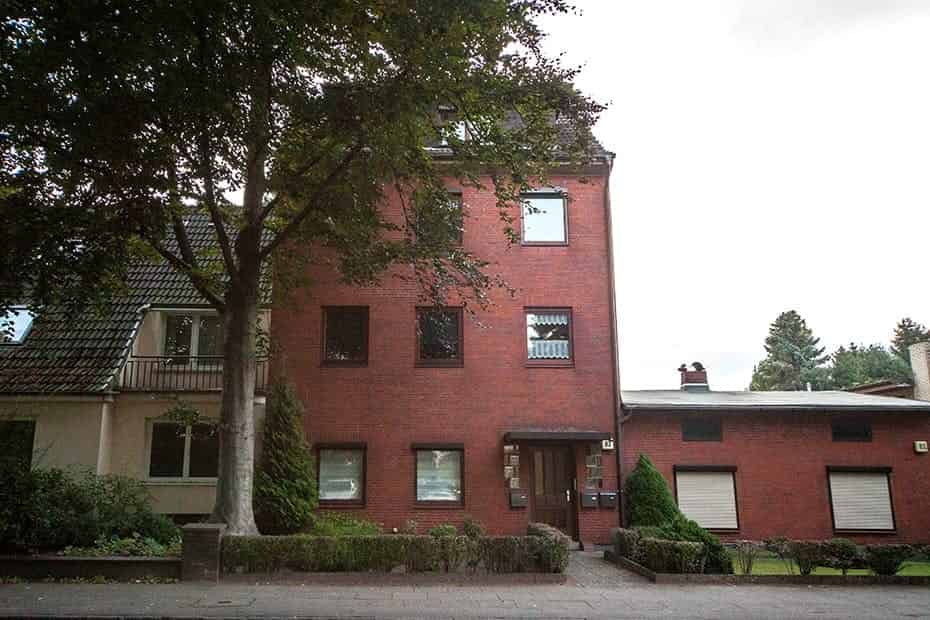 ?w=400&h=260&fit=crop&q=40&auto=format&trim=auto