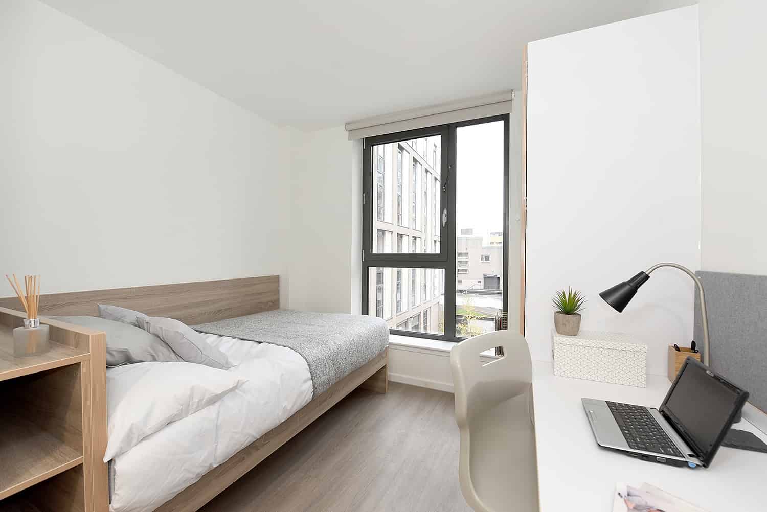 Ensuite Gold - Upper Floor