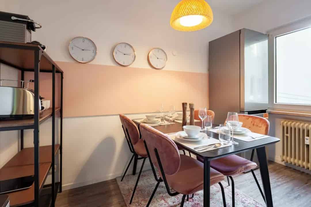 Amenities?w=400&h=260&fit=crop&q=40&auto=format&trim=auto