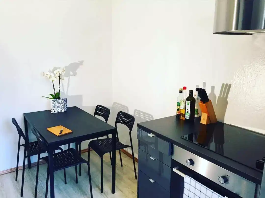 Amenities?w=400&h=260&fit=crop&q=40&auto=format&trim=auto