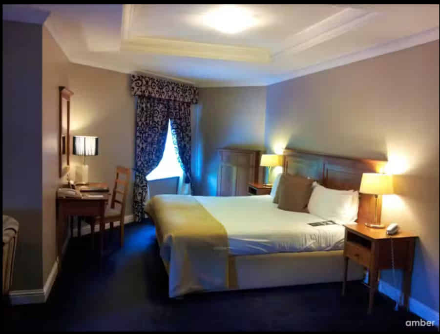 Common Area?w=400&h=260&fit=crop&q=40&auto=format&trim=auto