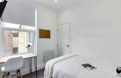 Bedroom 1 - Kitchen?w=400&h=260&fit=crop&q=40&auto=format&trim=auto