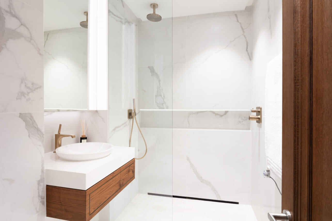 Studio Room, Great Peter St, London SW1P 3LW - London, England, United Kingdom - Studio - Bathroom