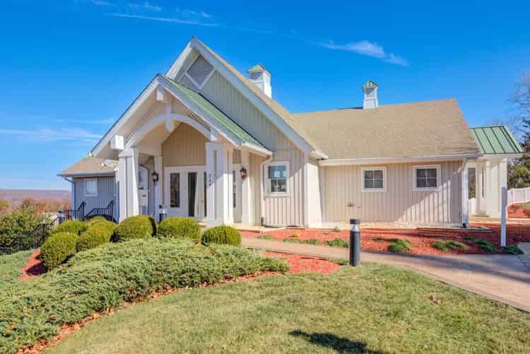 Maple Ridge Townhomes, Blacksburg 3