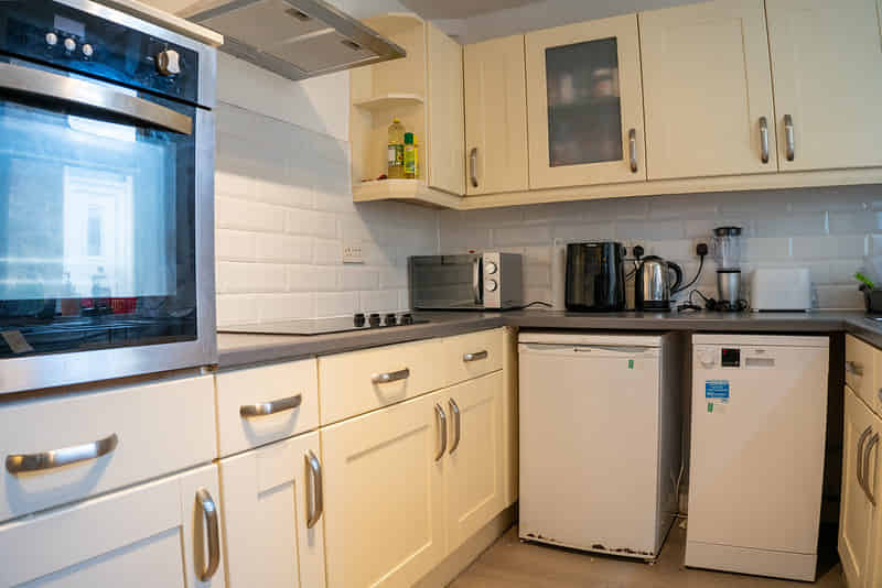 Room in a 3 Bedroom Apartment, Newsham Road, Lancaster, LA1 4DG - Lancaster, England, United Kingdom - Bedroom 3 - Kitchen