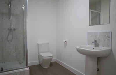 Bedroom 1 - Amenities?w=400&h=260&fit=crop&q=40&auto=format&trim=auto