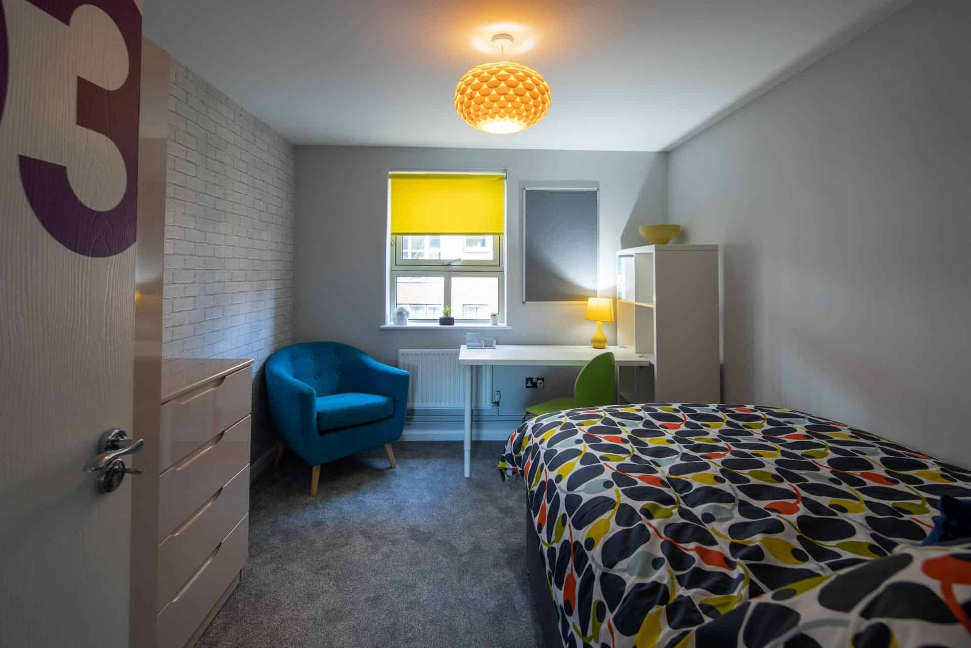 Common Area?w=400&h=260&fit=crop&q=40&auto=format&trim=auto