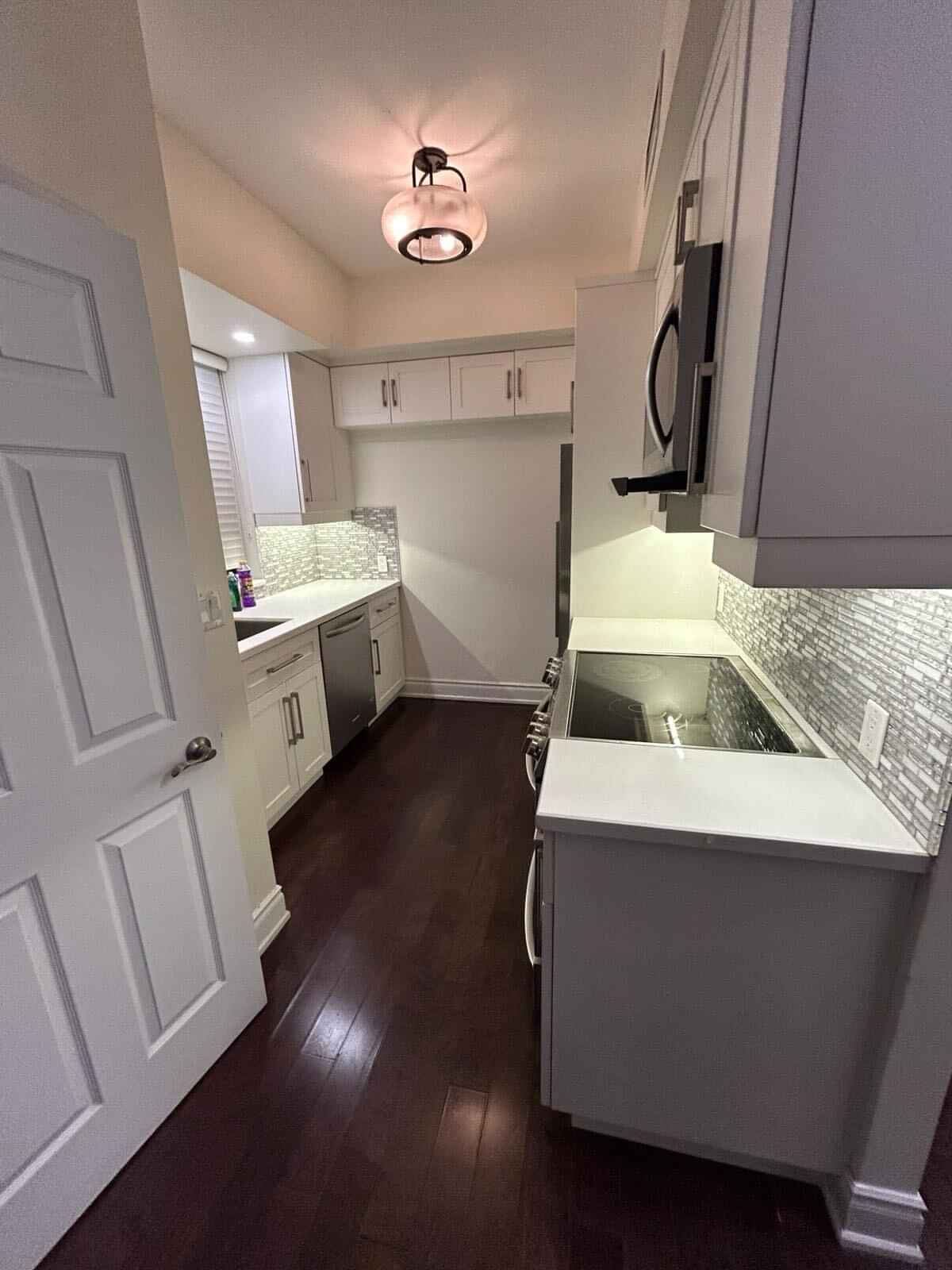 Bathroom?w=400&h=260&fit=crop&q=40&auto=format&trim=auto