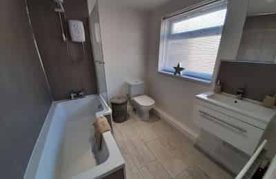 Room in a 2 Bedroom Apartment, 126 Portman Street, Middlesbrough - Middlesbrough, England, United Kingdom - Bedroom 1 - Bathroom