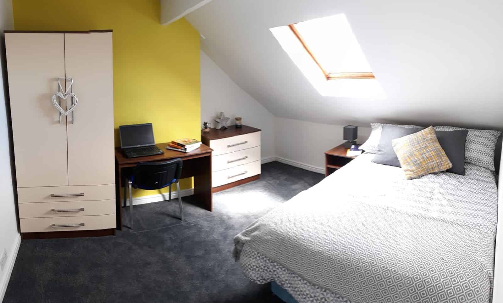 Room in a 6 Bedroom Apartment, 12 Woodlands Road, Middlesbrough - Middlesbrough, England, United Kingdom - Bedroom 4 - Bedroom