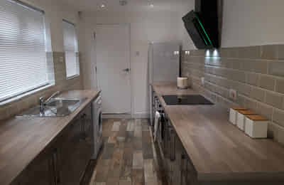 Room in a 4 Bedroom Apartment, 117 Victoria Road, Middlesbrough - Middlesbrough, England, United Kingdom - Bedroom 1 - Kitchen