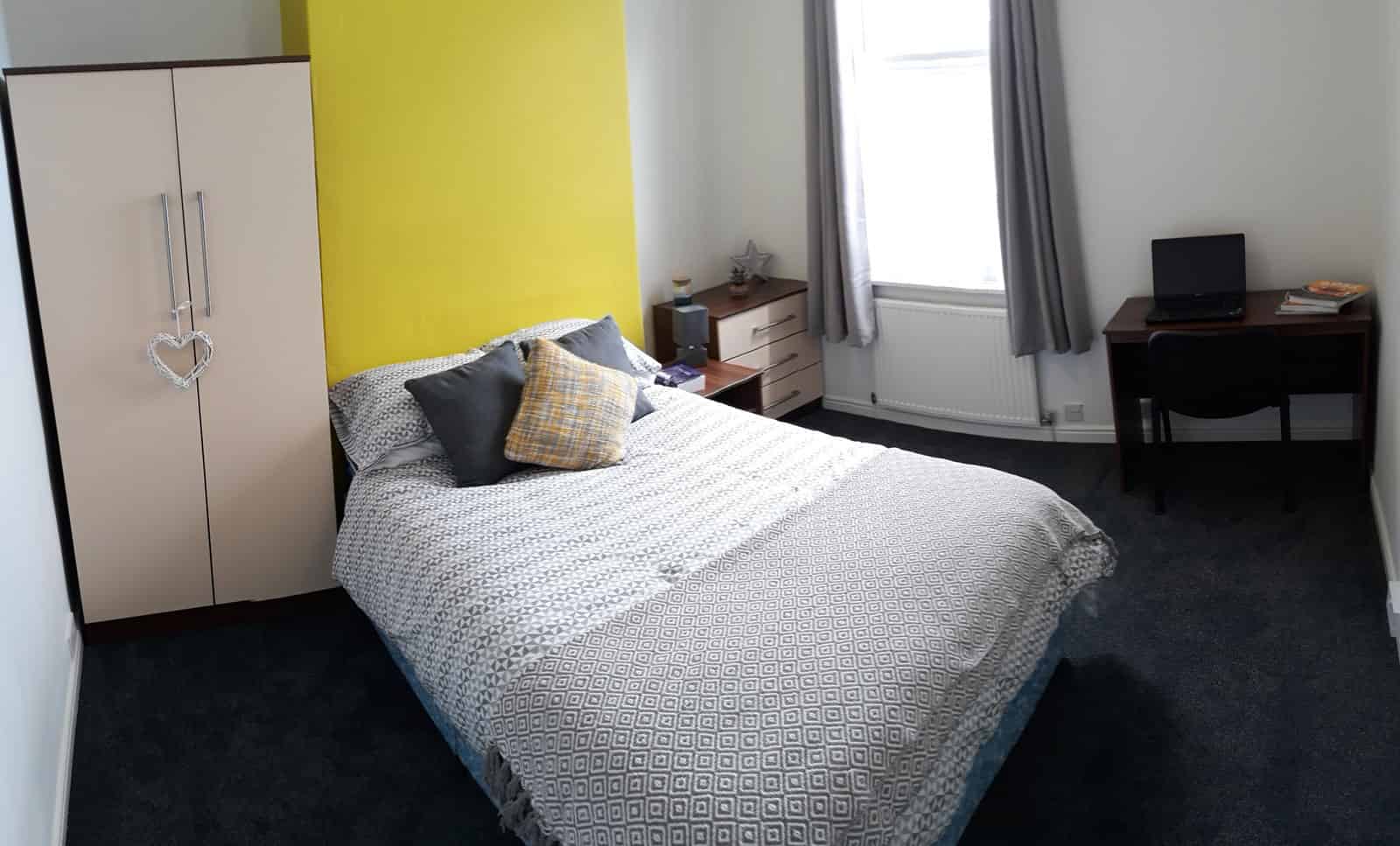 Room in a 6 Bedroom Apartment, 16 Woodlands Road, Middlesbrough - Middlesbrough, England, United Kingdom - Bedroom 2 - Bedroom