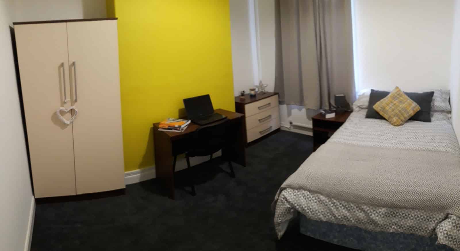 Room in a 6 Bedroom Apartment, 16 Woodlands Road, Middlesbrough - Middlesbrough, England, United Kingdom - Bedroom 1 - Bedroom