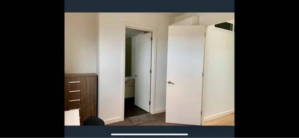 Exterior?w=400&h=260&fit=crop&q=40&auto=format&trim=auto