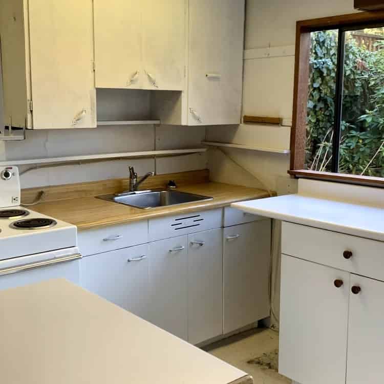 Exterior?w=400&h=260&fit=crop&q=40&auto=format&trim=auto