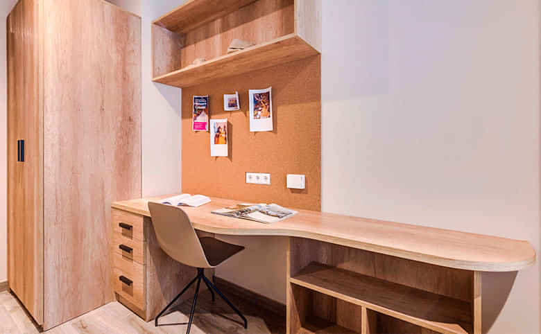 Amenities?w=400&h=260&fit=crop&q=40&auto=format&trim=auto