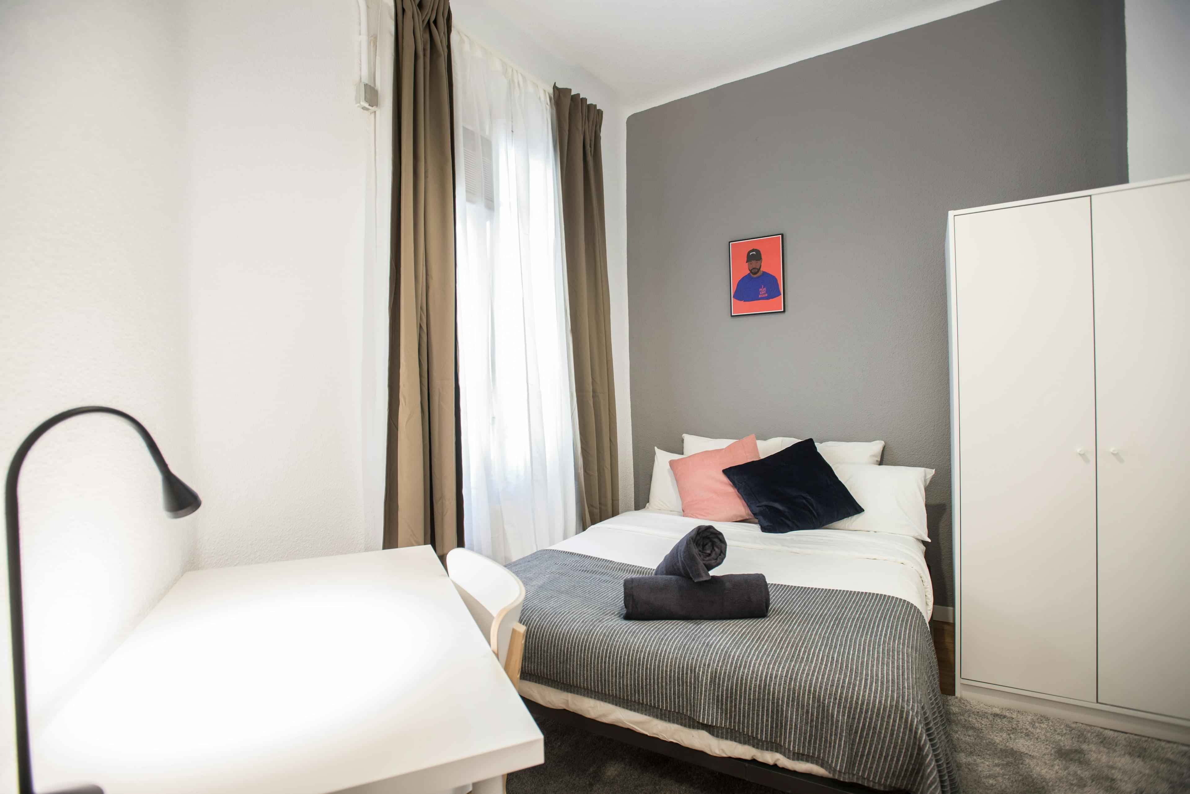 Common Area?w=400&h=260&fit=crop&q=40&auto=format&trim=auto