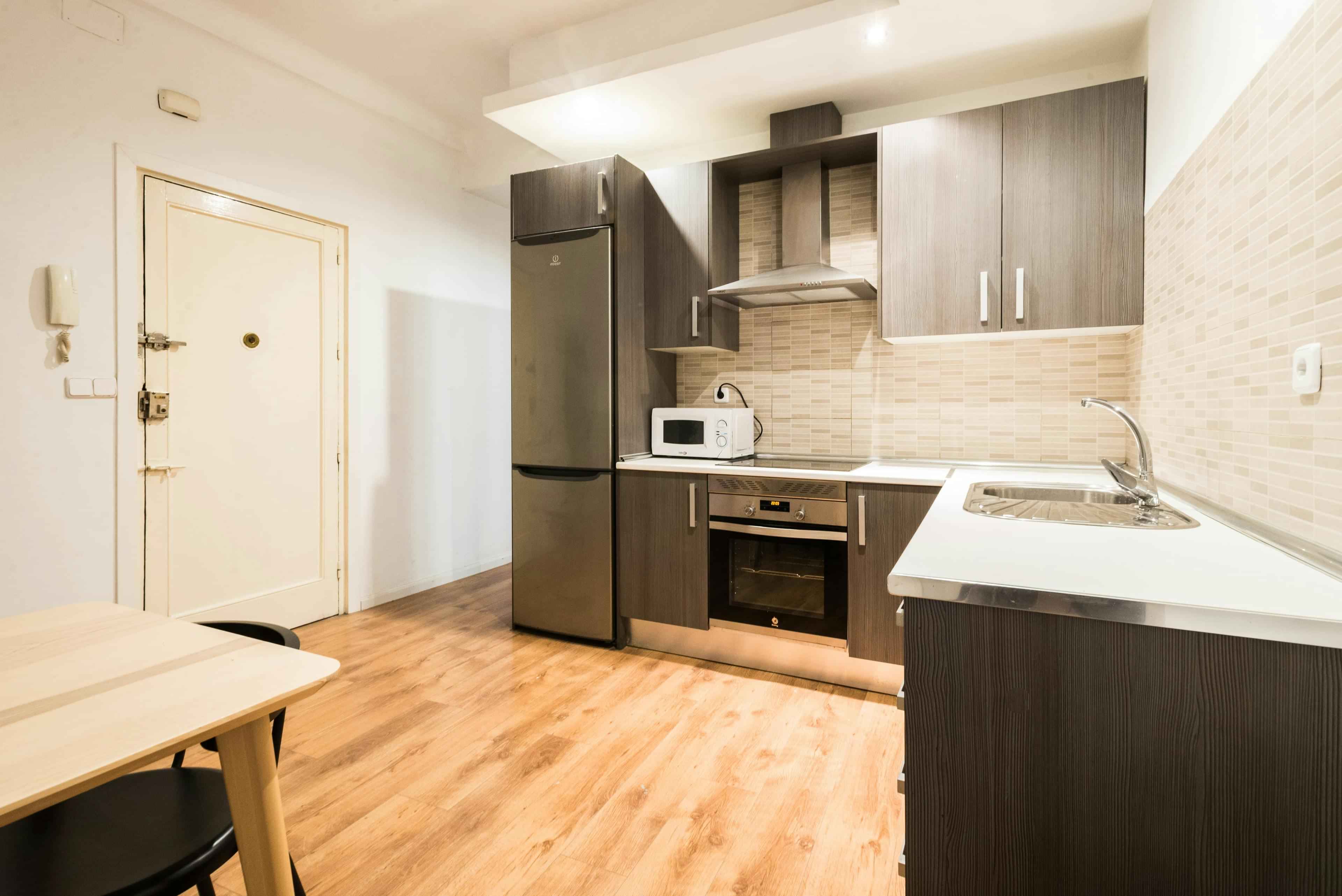 ?w=400&h=260&fit=crop&q=40&auto=format&trim=auto