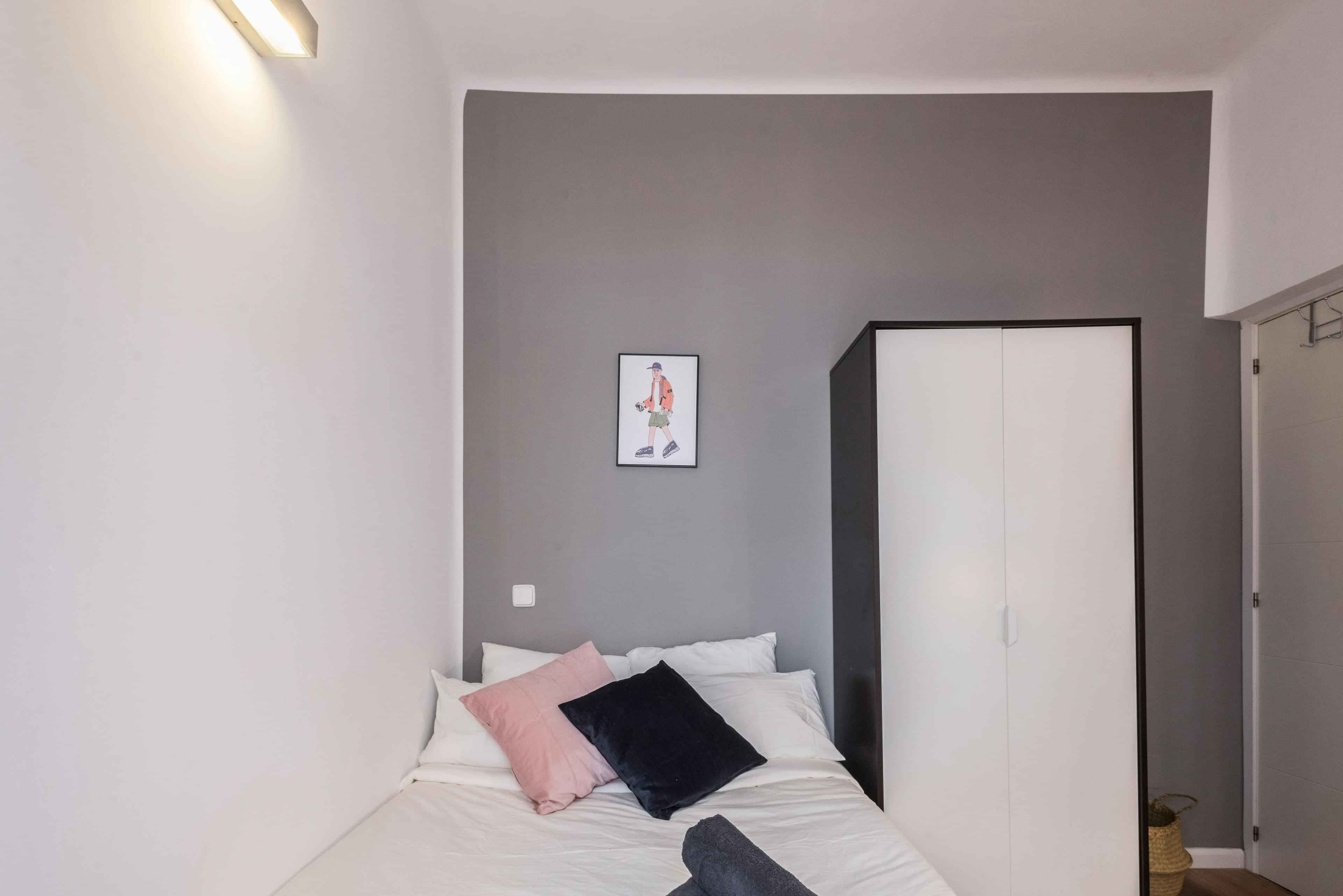 Calle Santa Ana 6 1A Ext, Madrid - Madrid, Spain - Room 1 - Bedroom