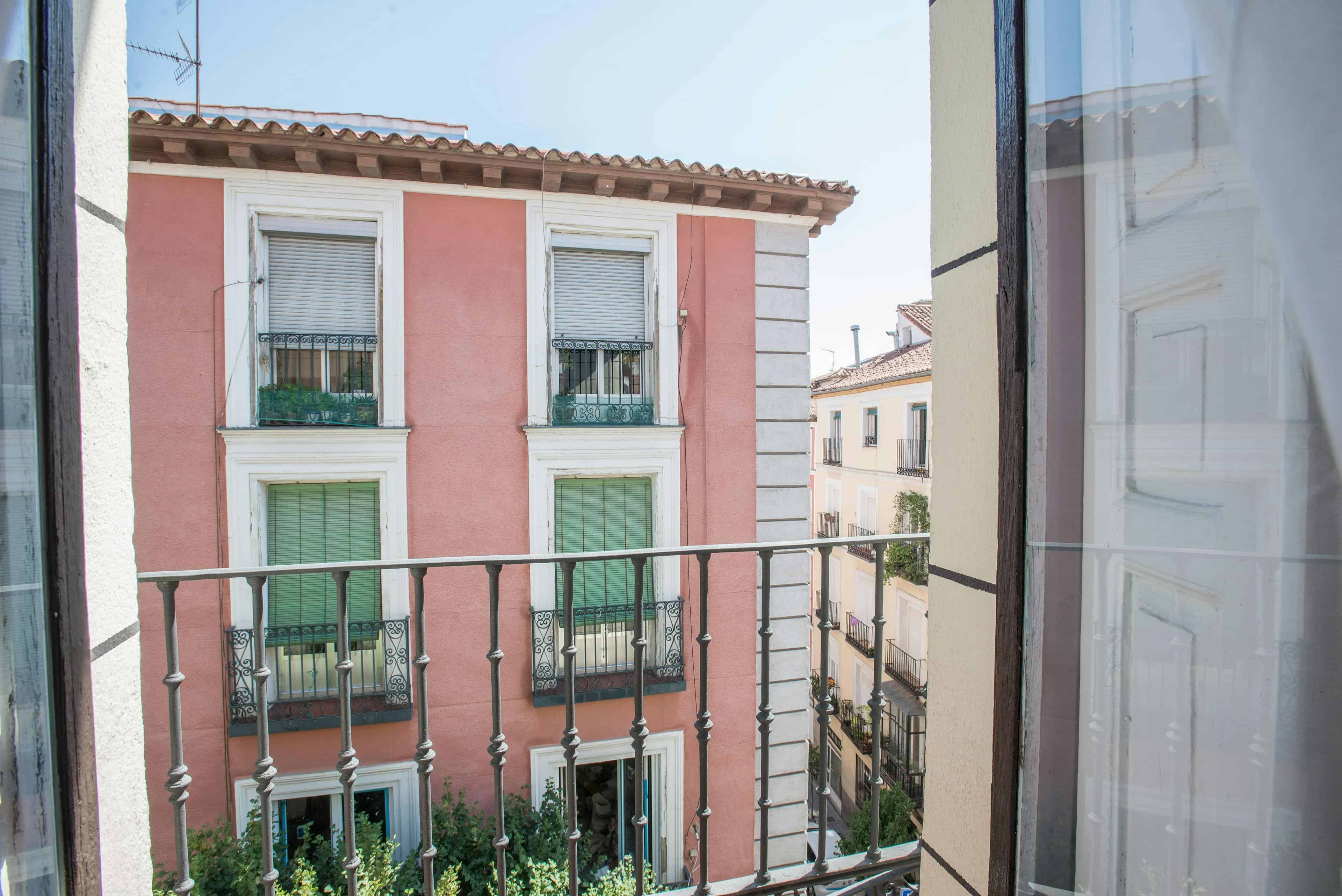 ?w=400&h=260&fit=crop&q=40&auto=format&trim=auto