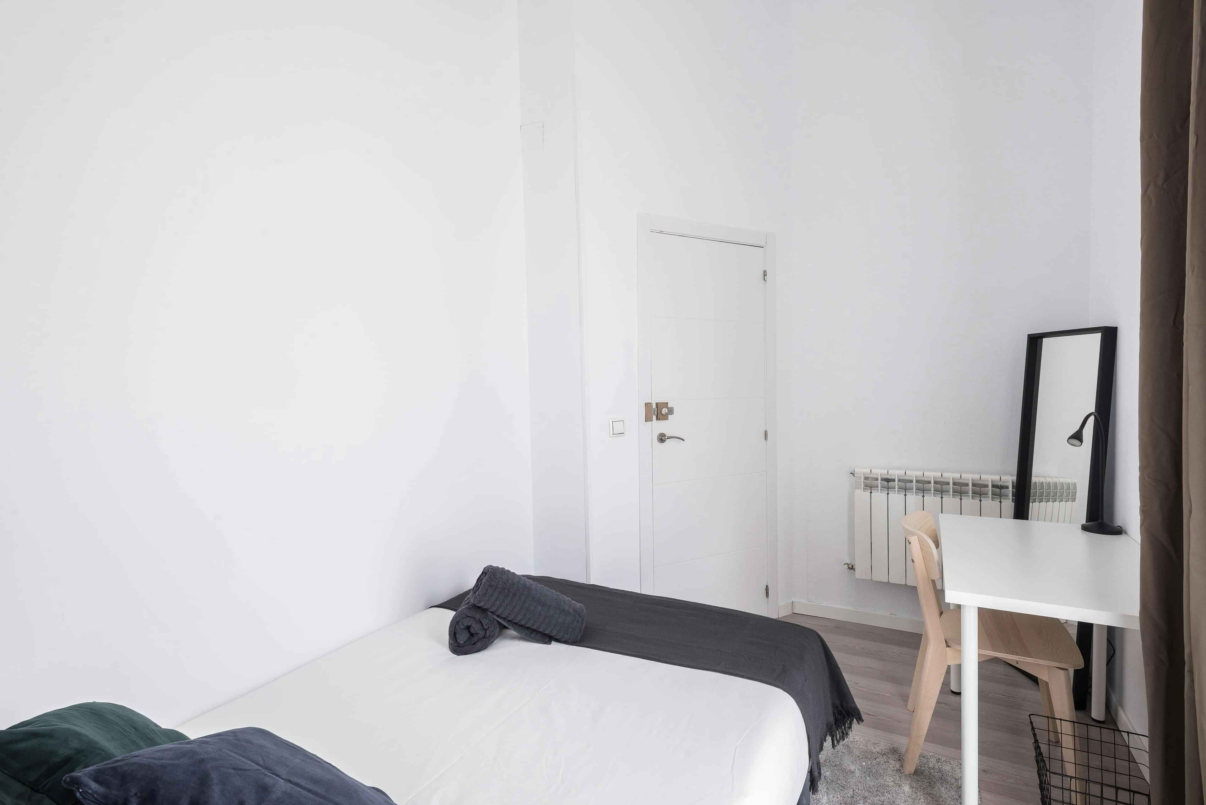 Room 1 - Kitchen?w=400&h=260&fit=crop&q=40&auto=format&trim=auto