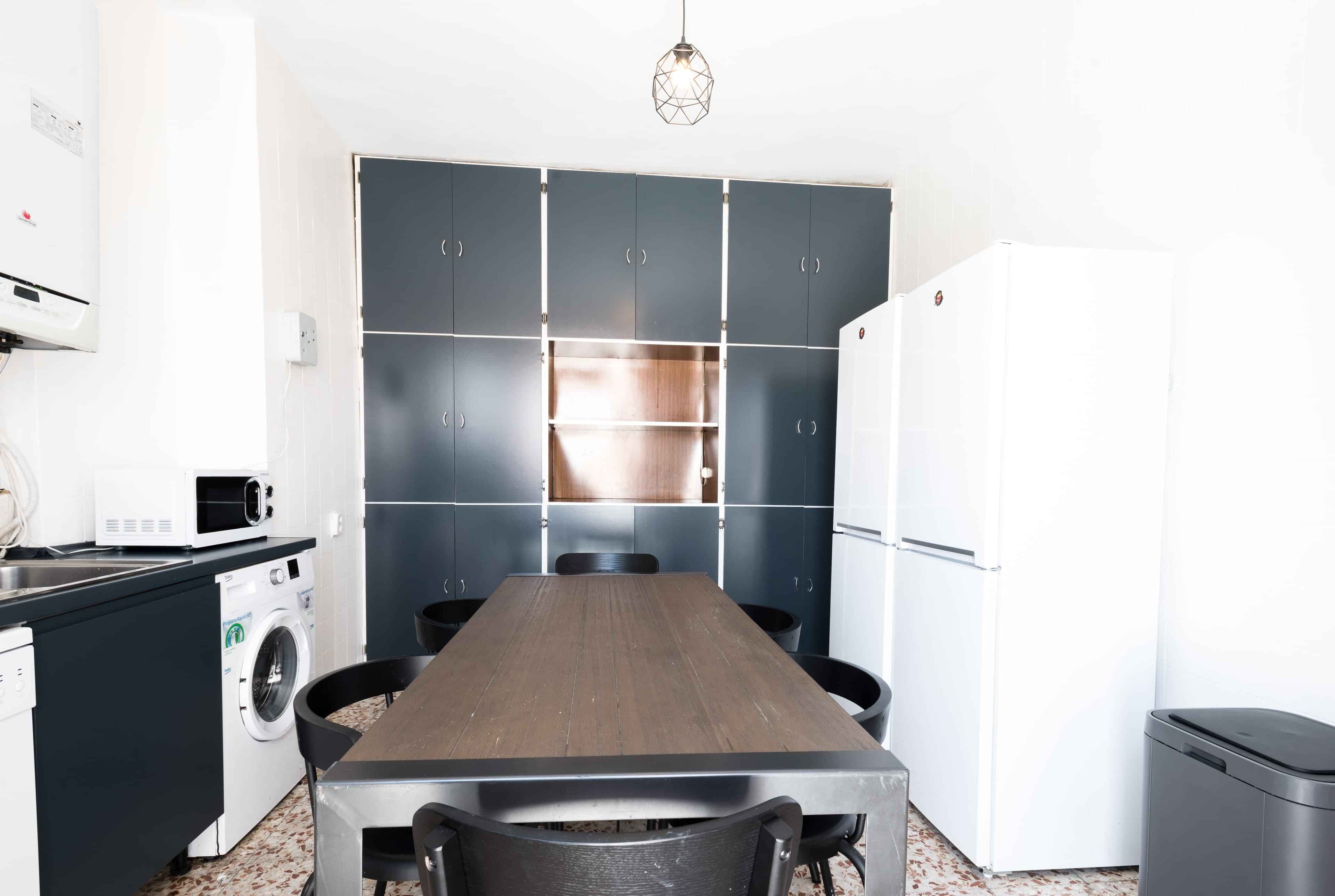 Calle Magdalena 8 5º Der, Madrid - Madrid, Spain - Kitchen