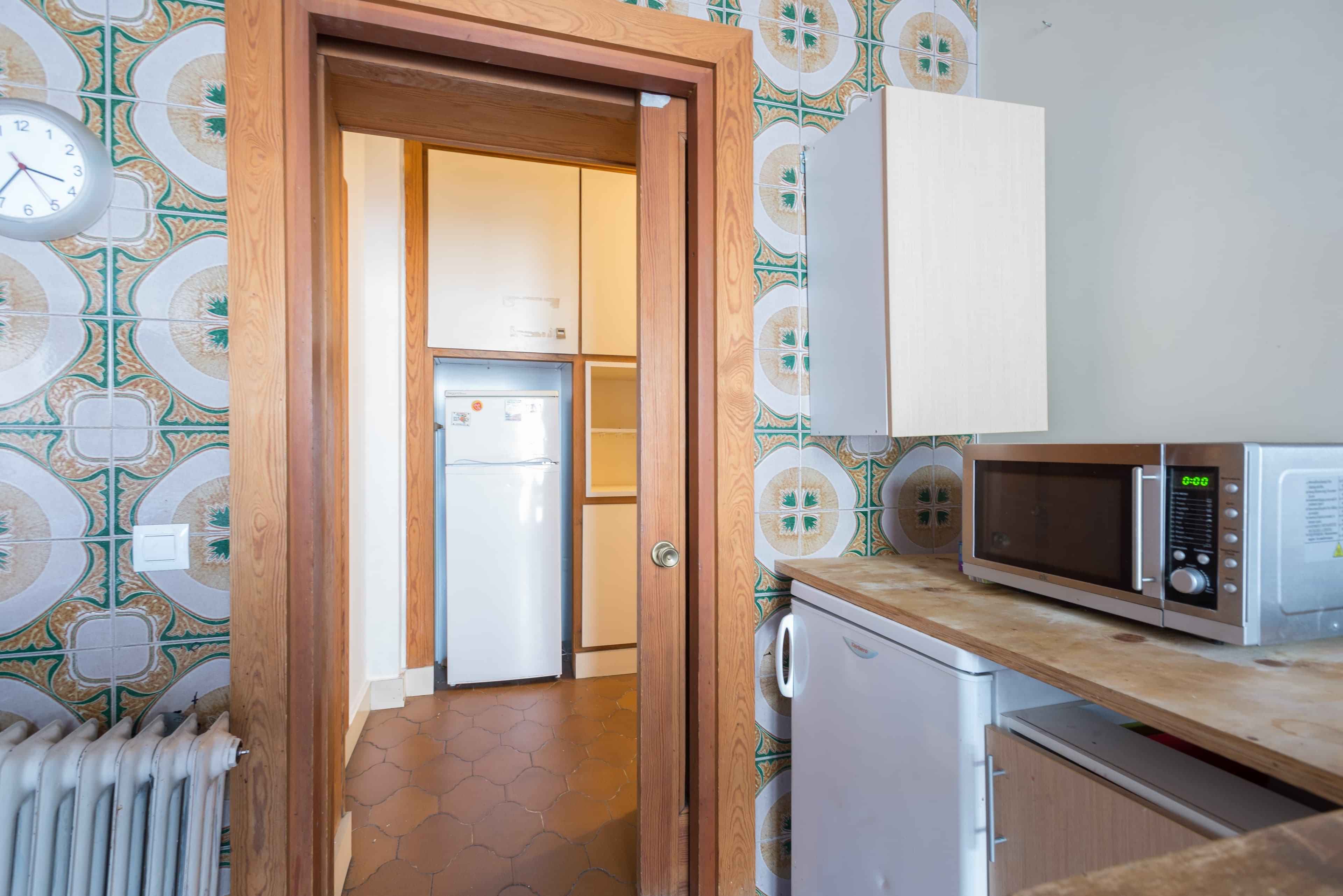 Calle Luna 19 2º Der, Madrid - Madrid, Spain - Kitchen