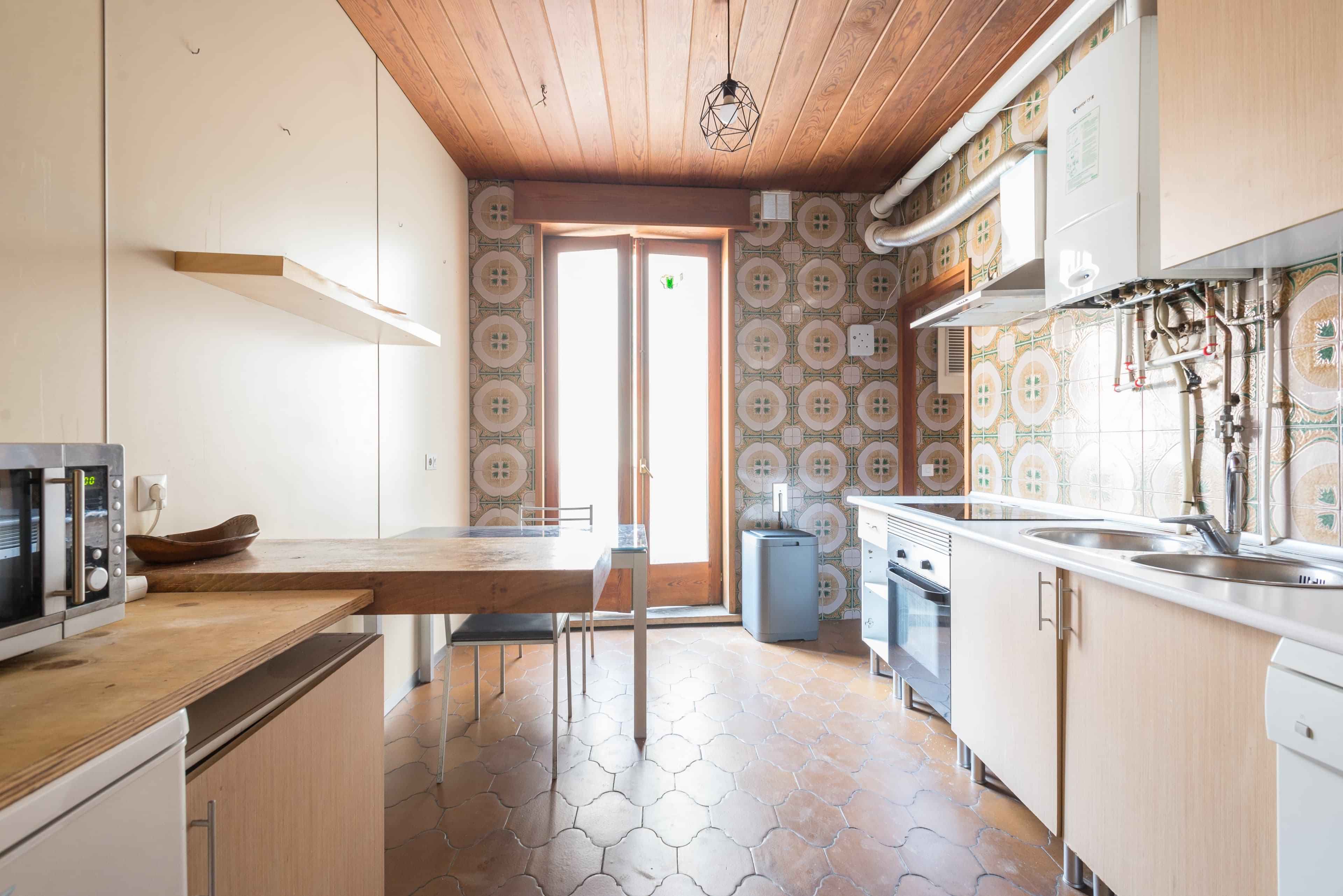 Kitchen?w=400&h=260&fit=crop&q=40&auto=format&trim=auto