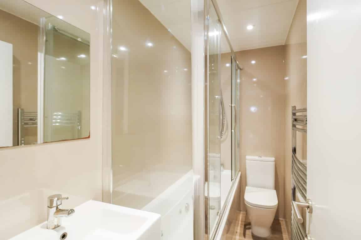 Common Area?w=400&h=260&fit=crop&q=40&auto=format&trim=auto