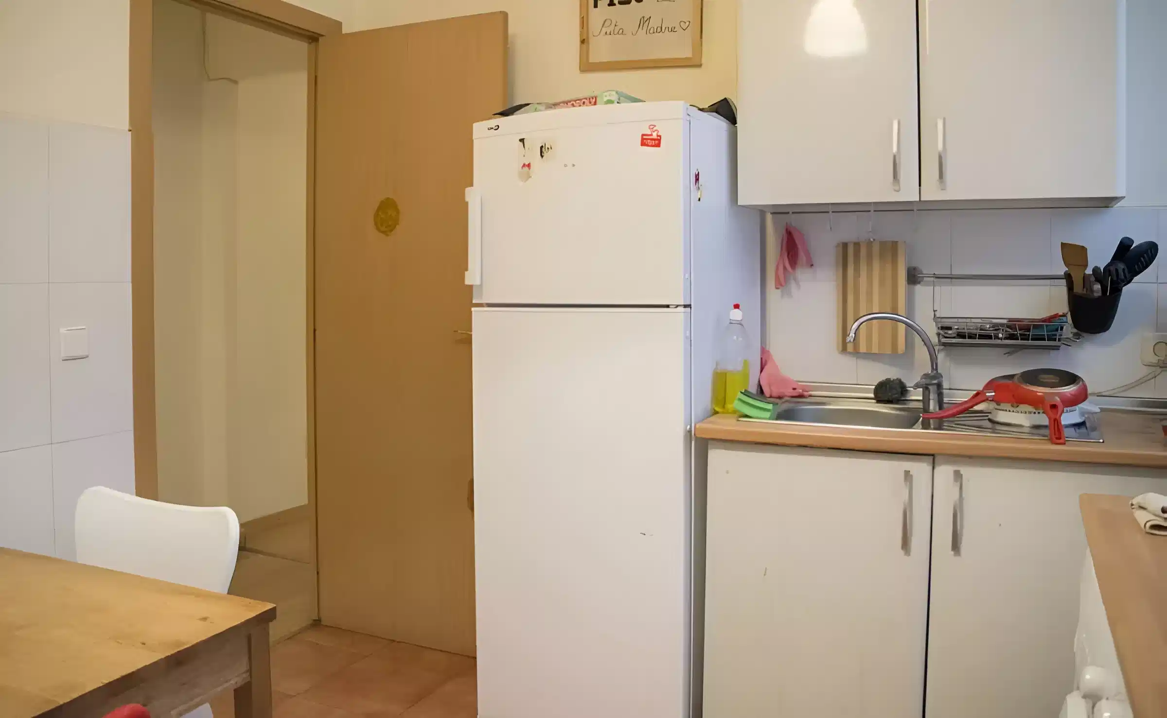 Kitchen?w=400&h=260&fit=crop&q=40&auto=format&trim=auto