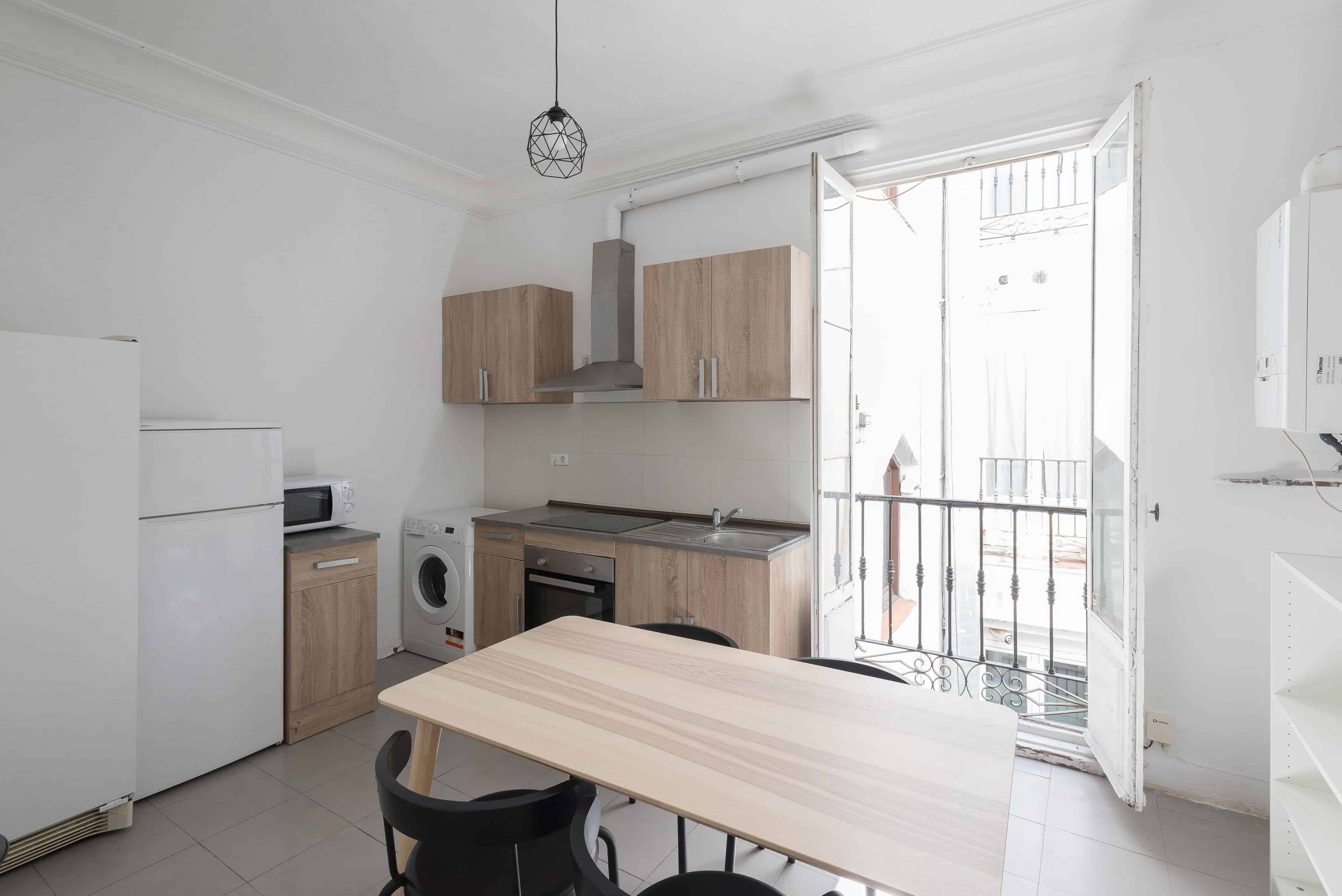 Kitchen?w=400&h=260&fit=crop&q=40&auto=format&trim=auto