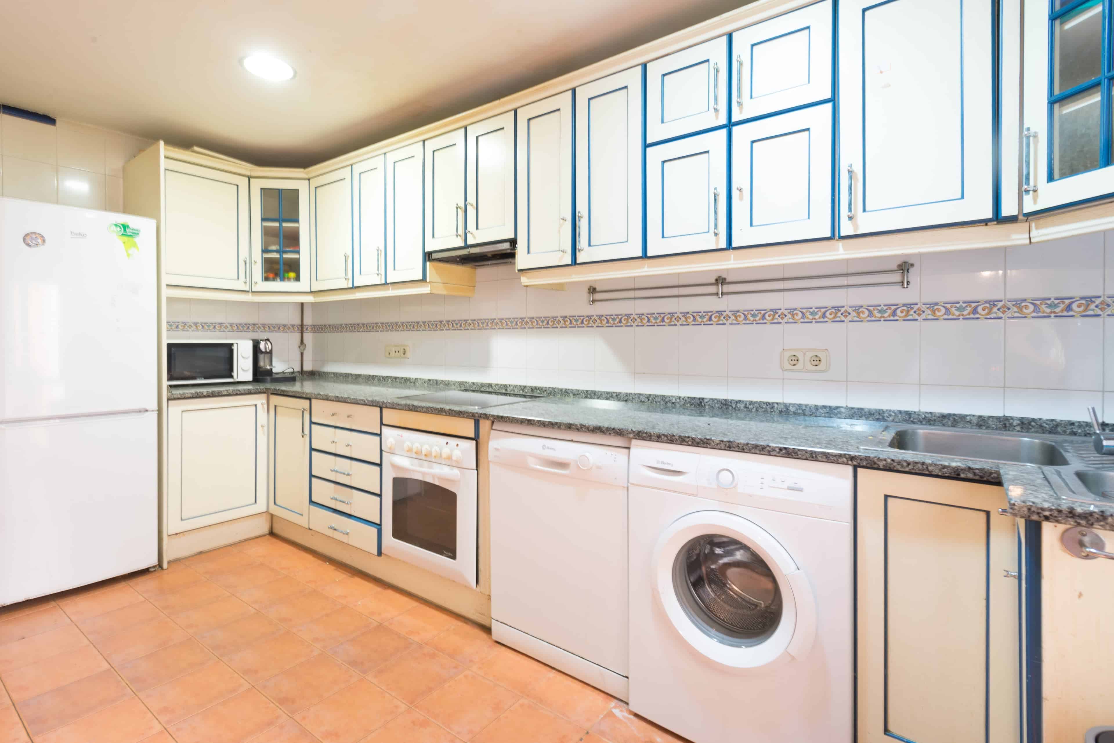 Calle Conde De Romanones 8 1º Ext Der, Madrid - Madrid, Spain - Kitchen