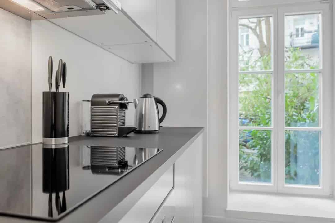 Kitchen?w=400&h=260&fit=crop&q=40&auto=format&trim=auto