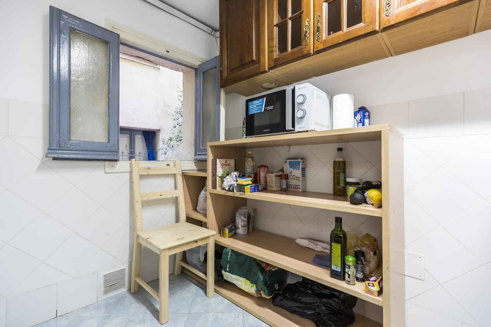 Calle Colegiata 13 1º Der, Madrid - Madrid, Spain - Kitchen