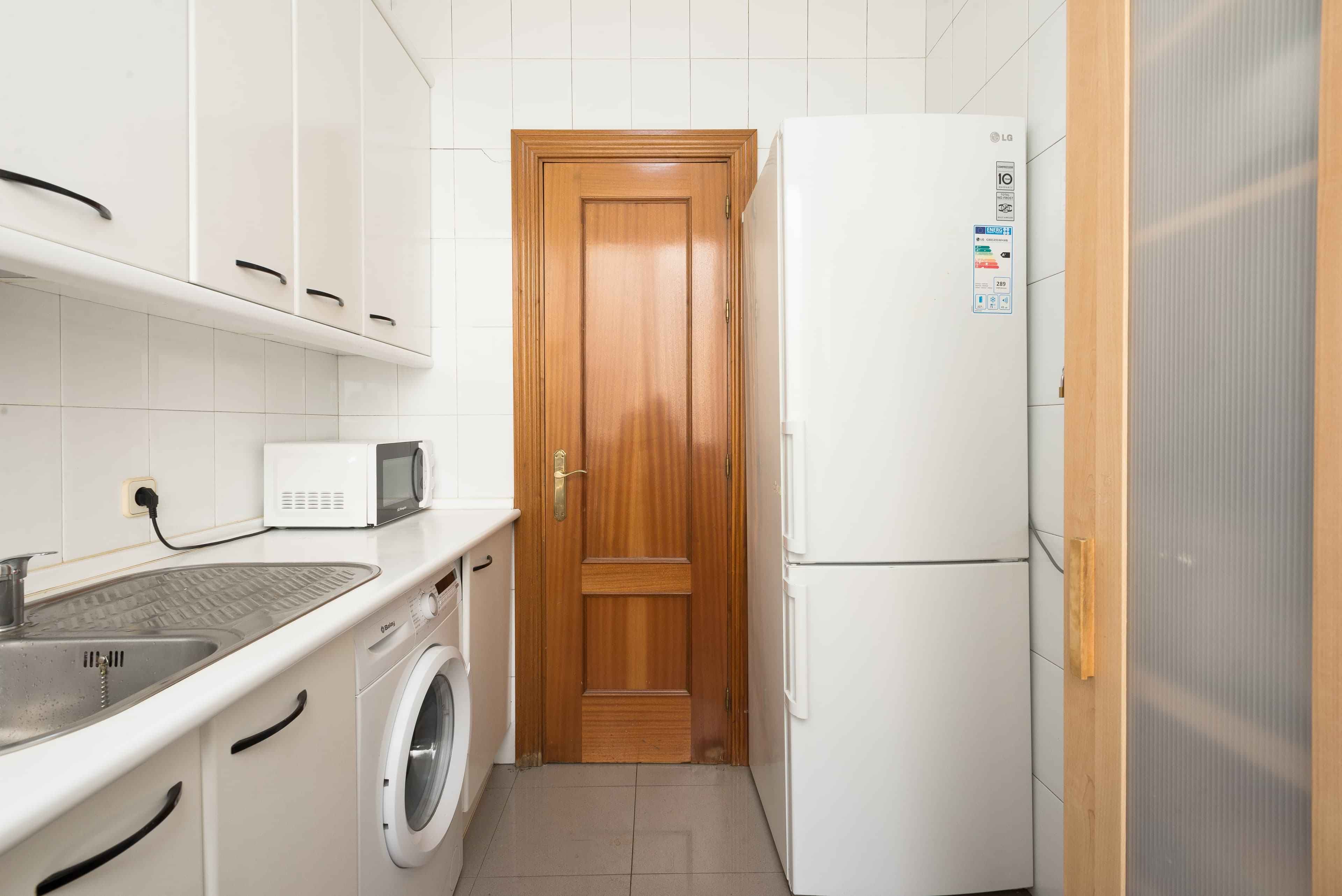 Calle Colegiata 11 3ºC, Madrid - Madrid, Spain - Kitchen