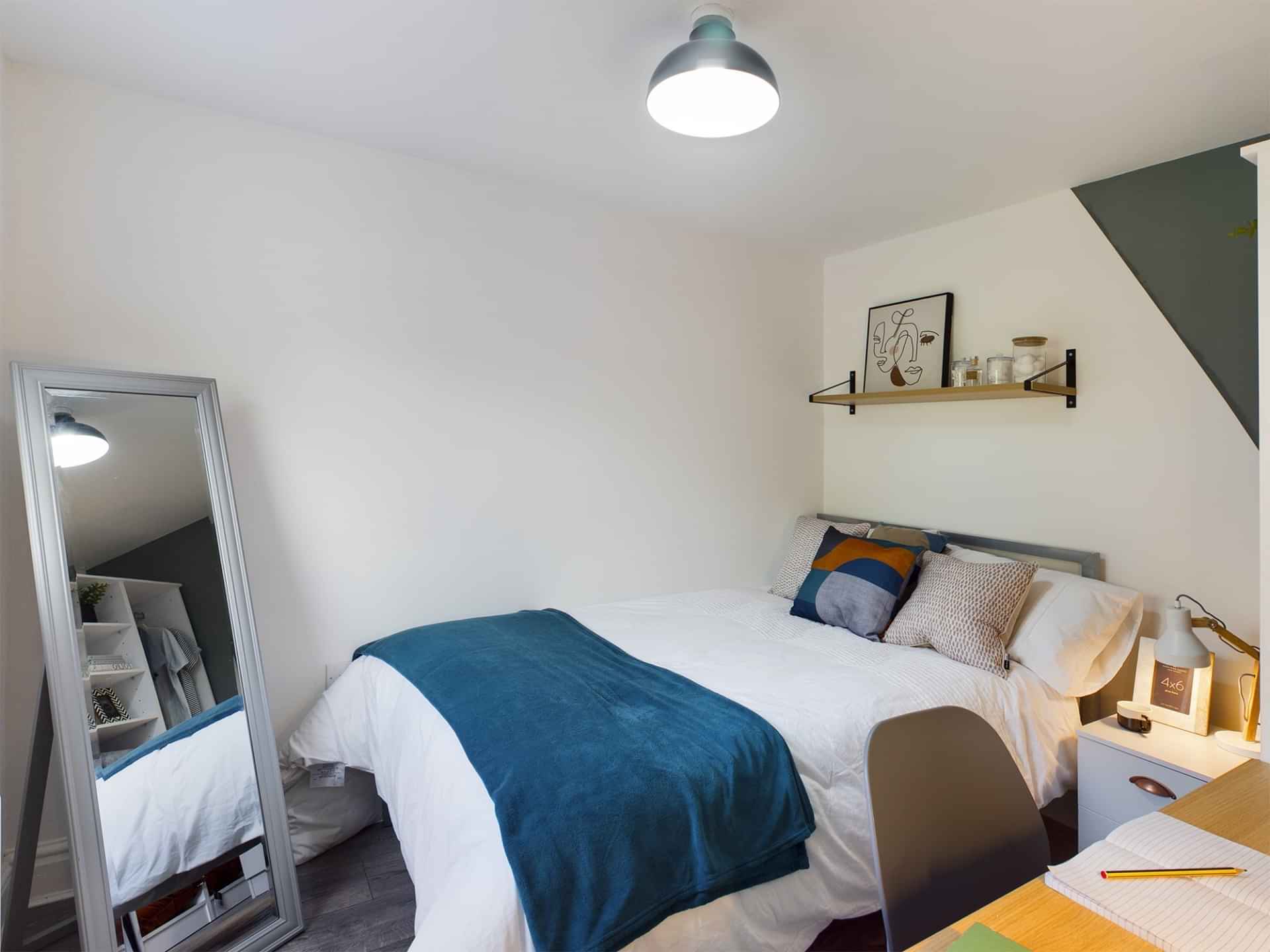 Kitchen?w=400&h=260&fit=crop&q=40&auto=format&trim=auto