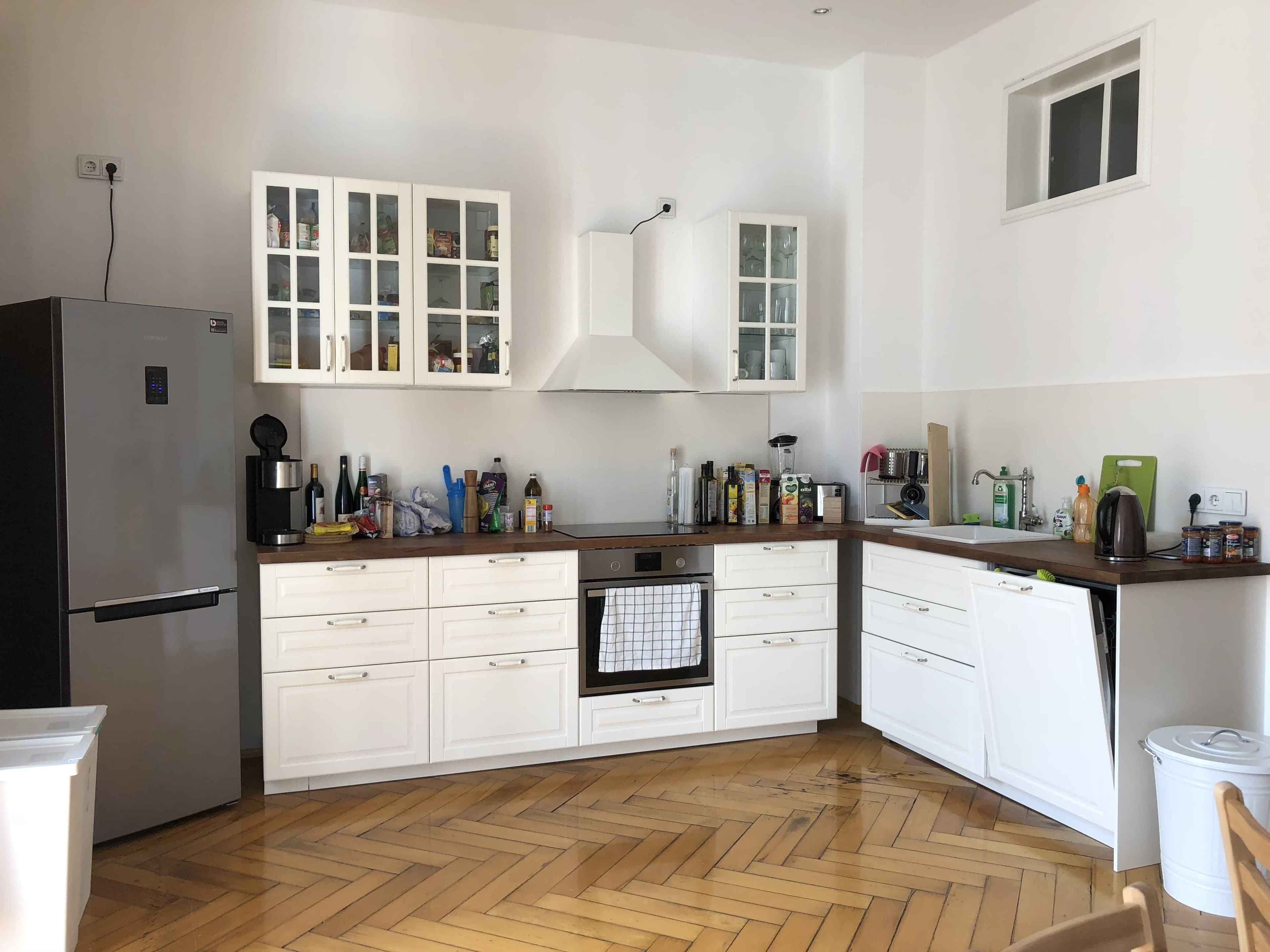 Amenities?w=400&h=260&fit=crop&q=40&auto=format&trim=auto