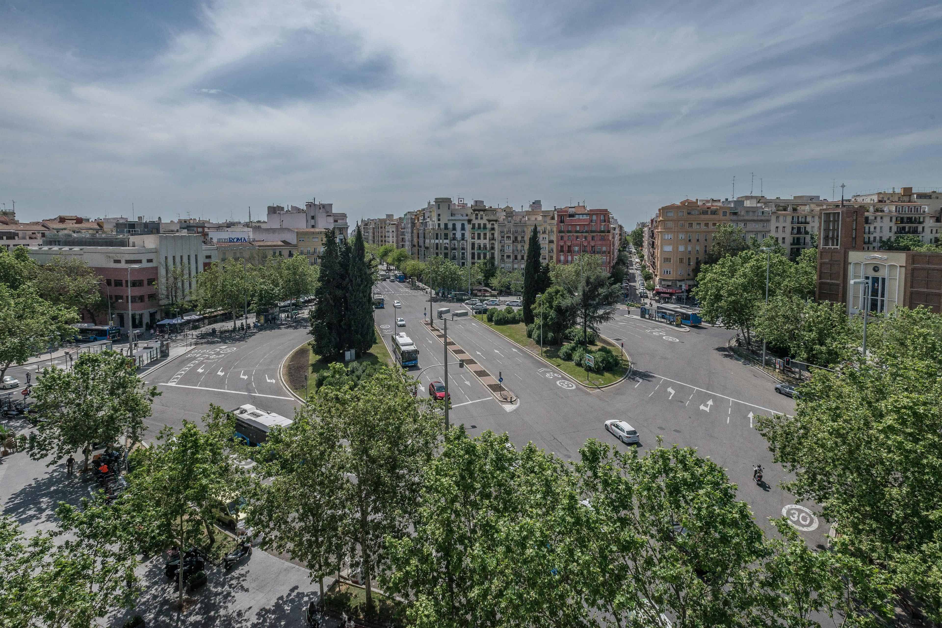 ?w=400&h=260&fit=crop&q=40&auto=format&trim=auto