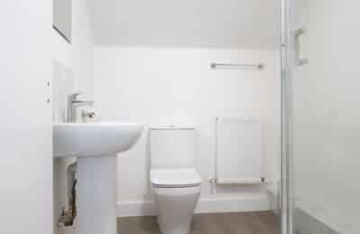 Room in a 8 Bedroom Apartment, 62 Ruskin Ave, Manchester M14 4DG - Manchester, England, United Kingdom - Bedroom 4 - Bathroom