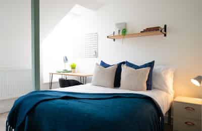 Bedroom 4 - Bathroom?w=400&h=260&fit=crop&q=40&auto=format&trim=auto