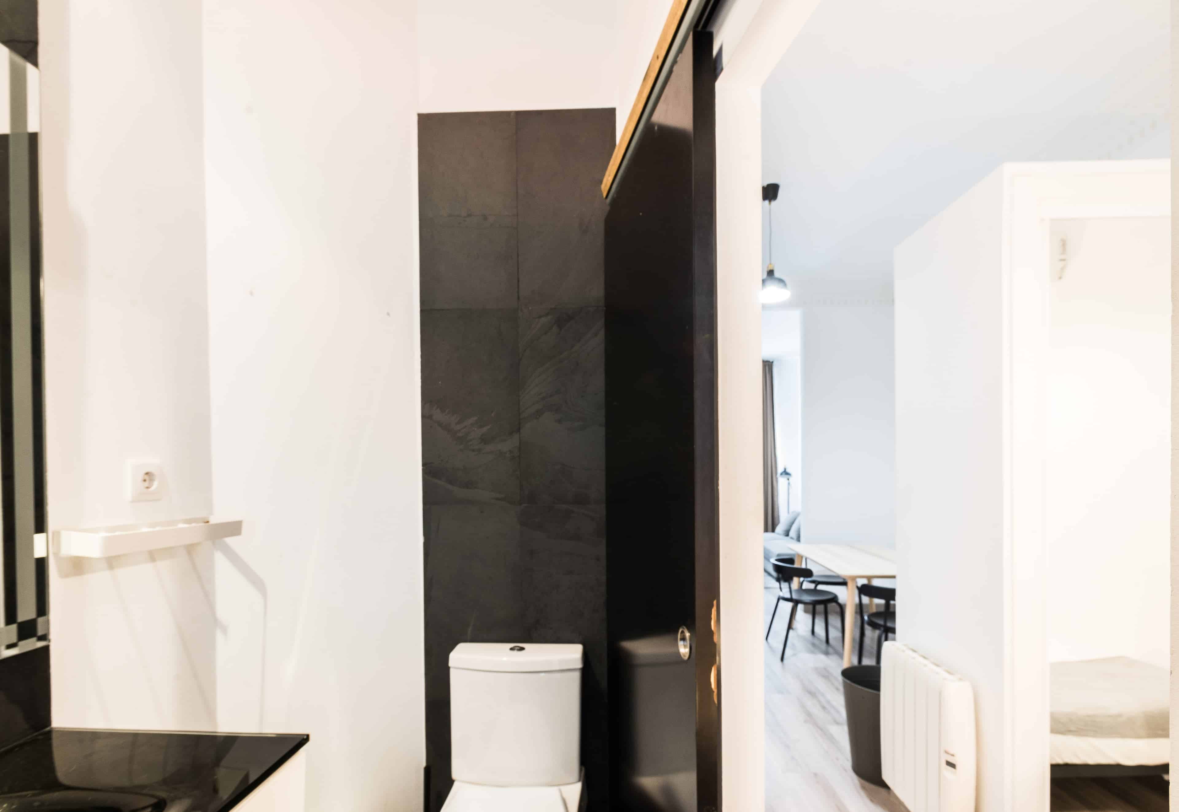 Kitchen?w=400&h=260&fit=crop&q=40&auto=format&trim=auto