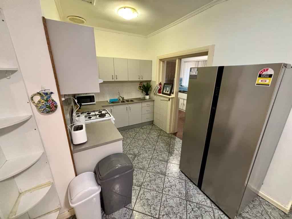 Bedroom 1 - Common Area?w=400&h=260&fit=crop&q=40&auto=format&trim=auto