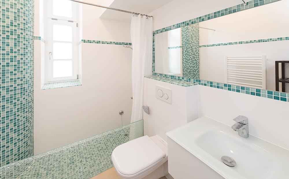 Room 1 - Bedroom?w=400&h=260&fit=crop&q=40&auto=format&trim=auto