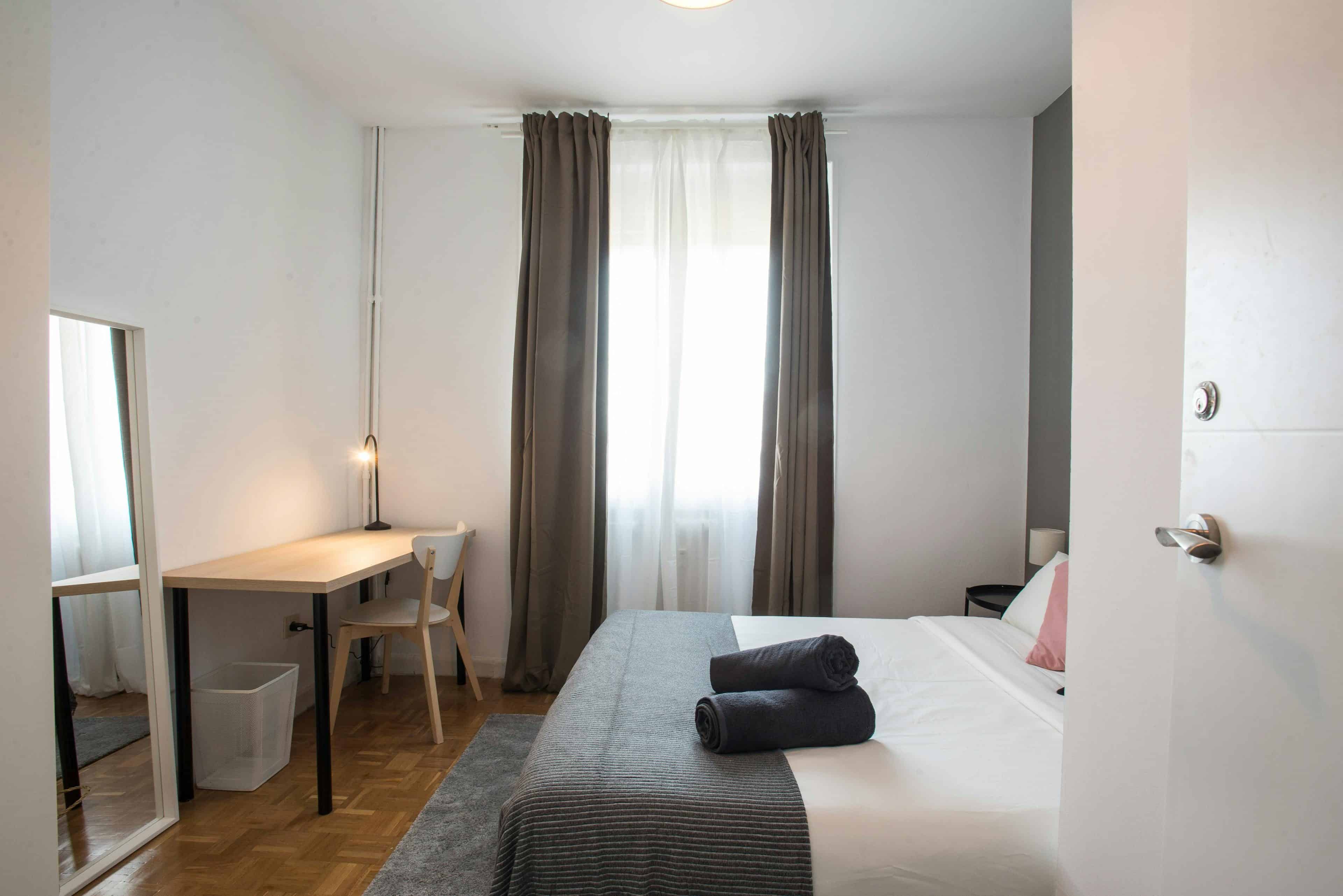 Calle Toledo 77 5º D Int, Madrid - Madrid, Spain - Room 2 - Bedroom